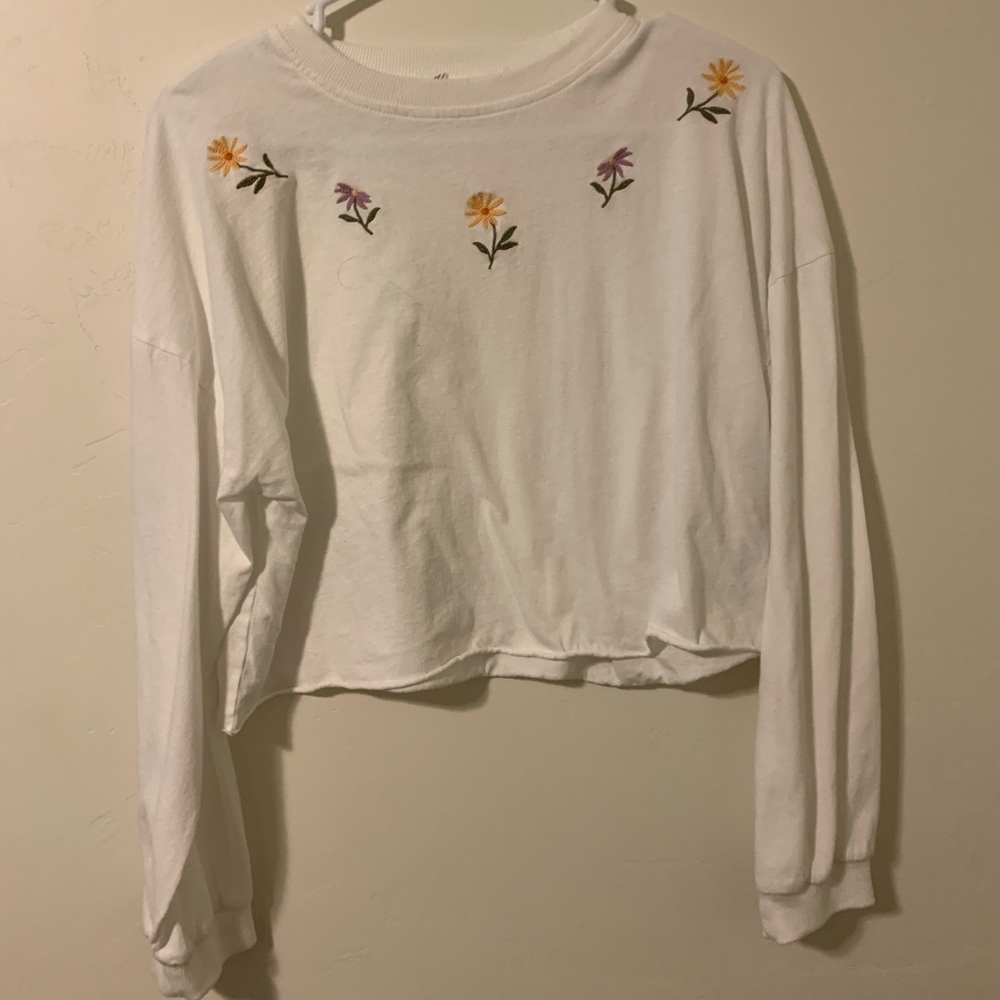 Cropped long sleeve t shirt